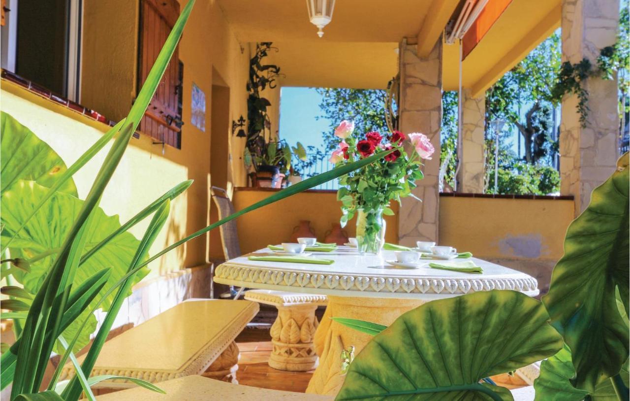 Сasa de vacaciones 4 Bedroom Stunning In St Cebria De Vallalta
