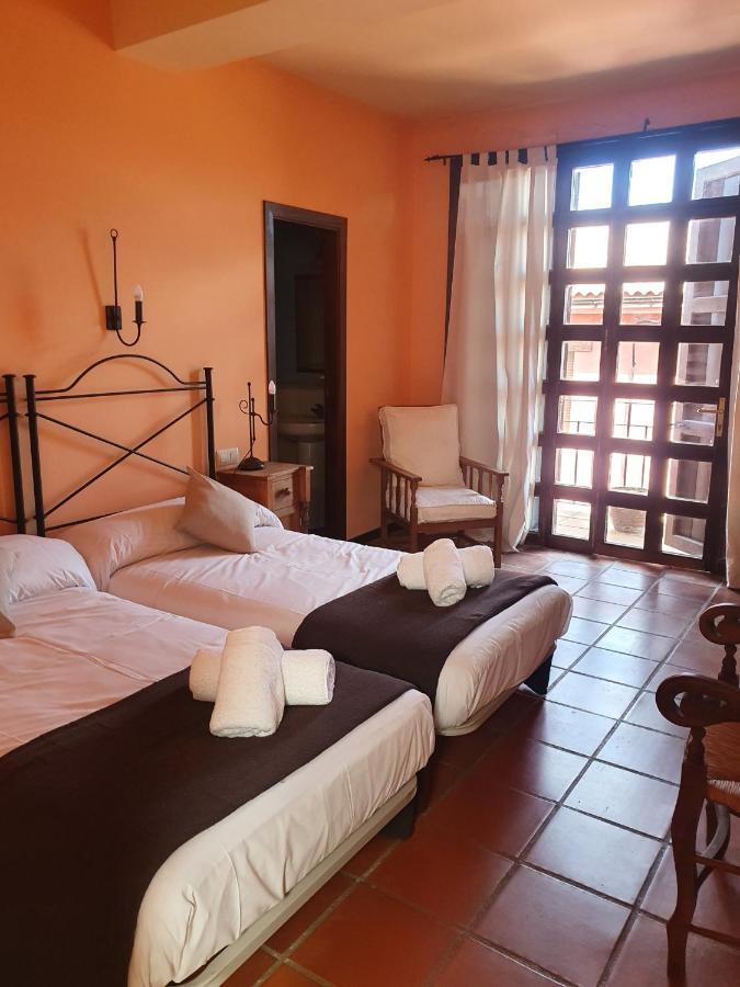 Hotel El Castellar 2*