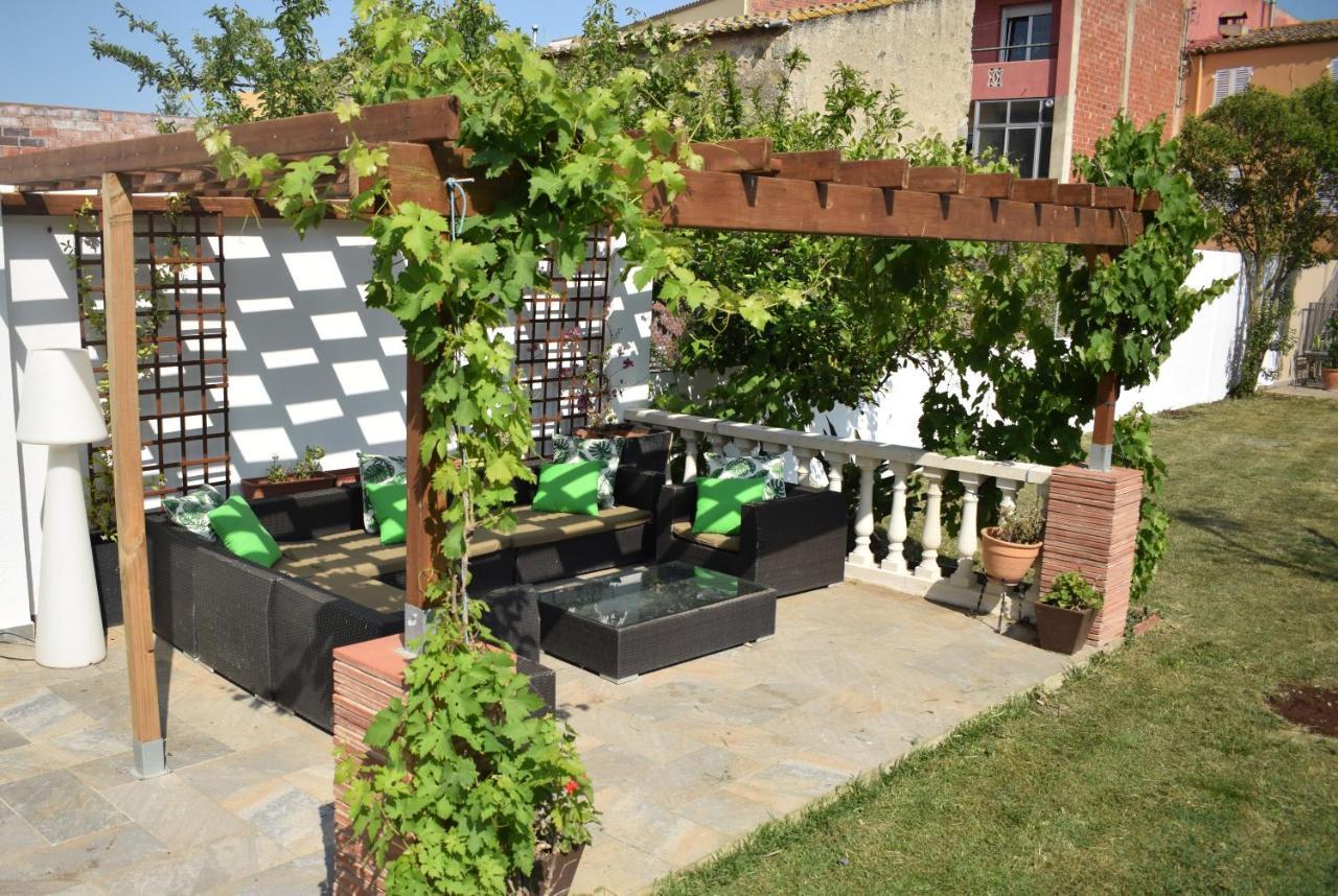 Сasa de vacaciones Newly Renovated Large With Garden Castellón de Ampurias