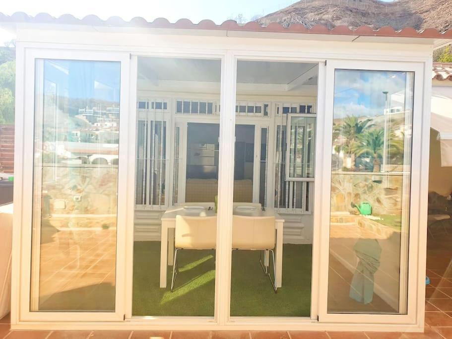 Apartamento The Perfect Place To Relax Bedroom With Hot Tub, Beautiful Tropical Garden Area. Bbq And Big Open Spaces Through The House.it Is Located In A Quiet Place, But Still 5 Min Away From The Touristic Puerto Rico And Walking Distance From The
