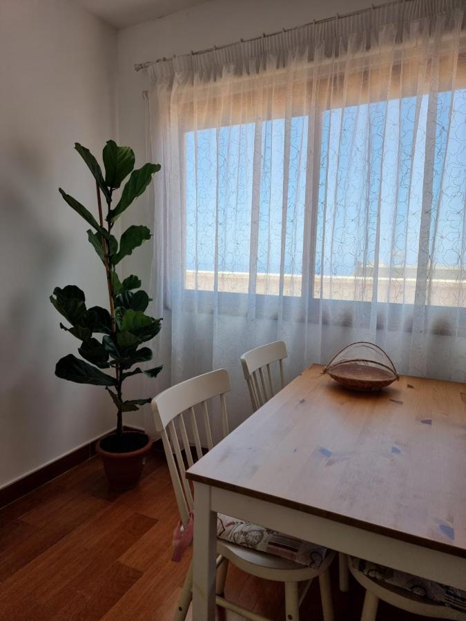 Apartment La *
