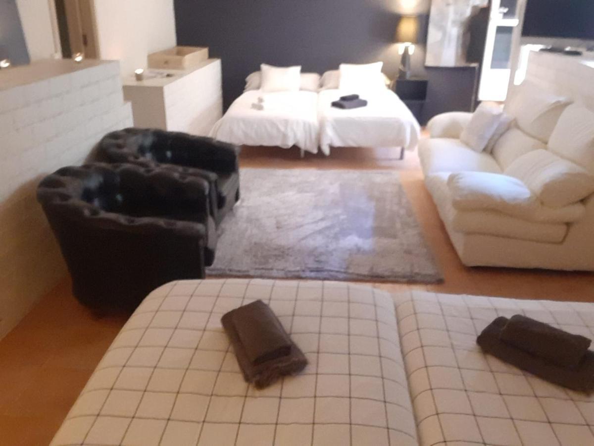 - Kitchen, Pool, Barbecue And Large Garden Habitación en casa particular Benidorm