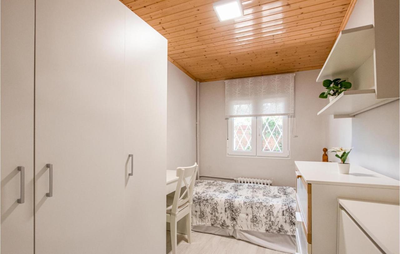 Lovely In With Kitchen