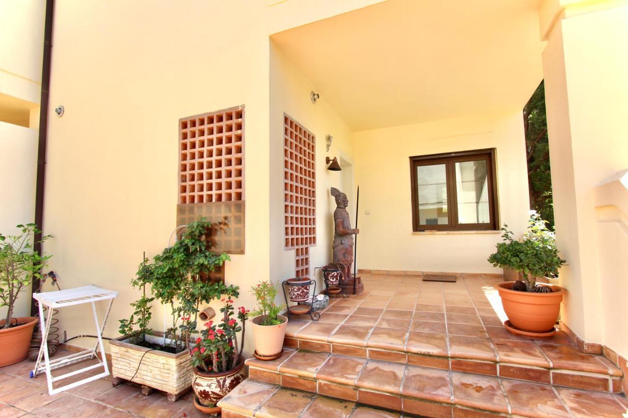 Villa Gadea *
