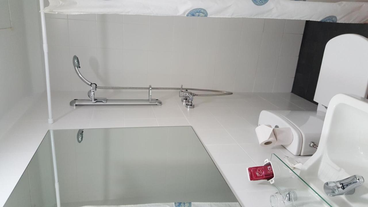 Residencia Catalina Pensión 2*