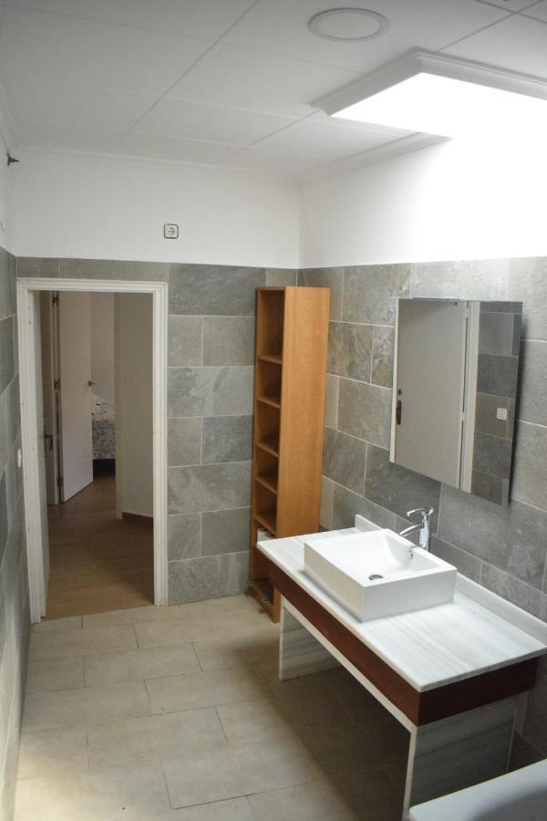 Newly Renovated Large With Garden Сasa de vacaciones *