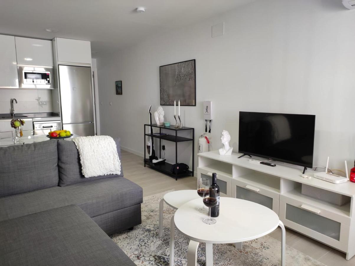 1 Bedroom Beachfront At Torecilla Apartment Nerja