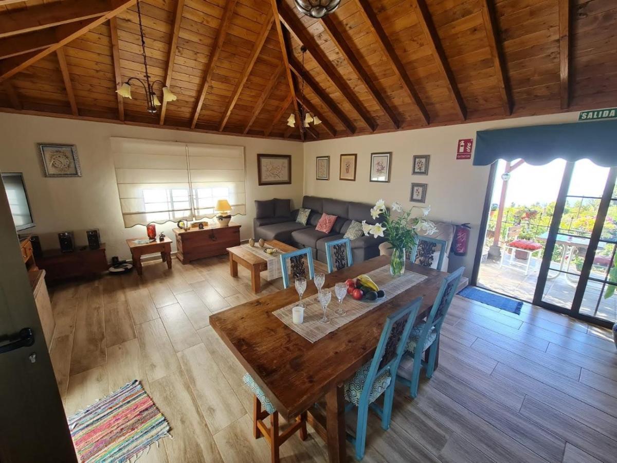 Casa Rosales With Pool & Wifi Сasa de vacaciones