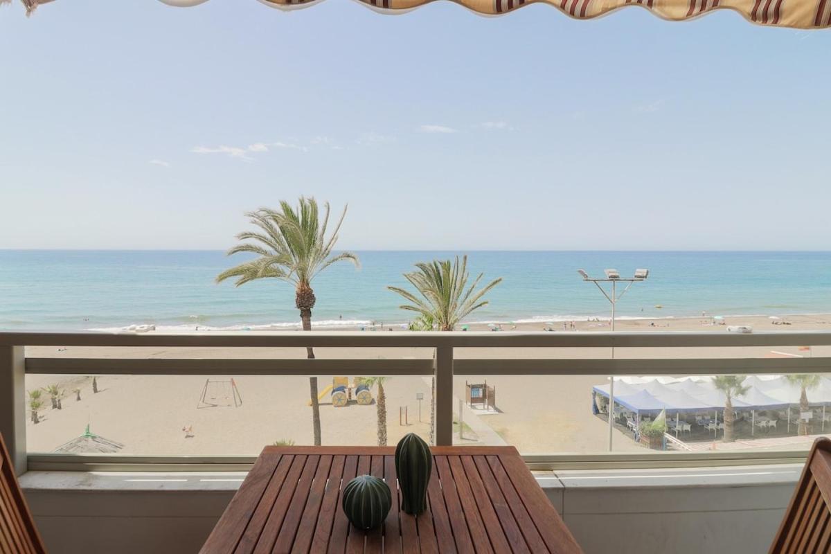 Seashore Classy With Parking Apartment