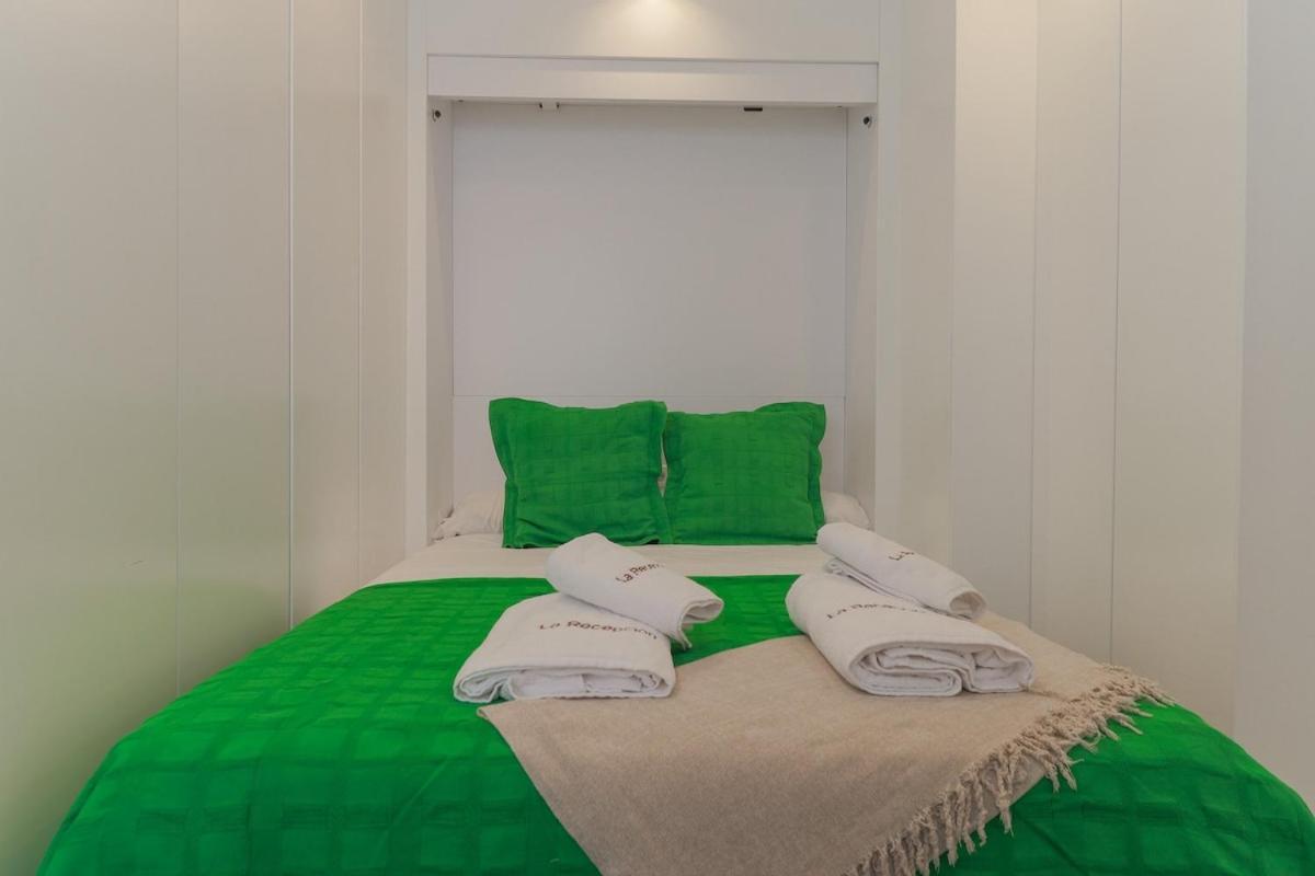 Seashore Classy With Parking Apartment *