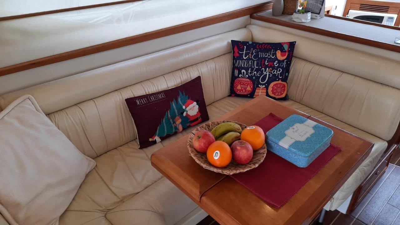 Yaku Wayra Charter Hotel en barco *