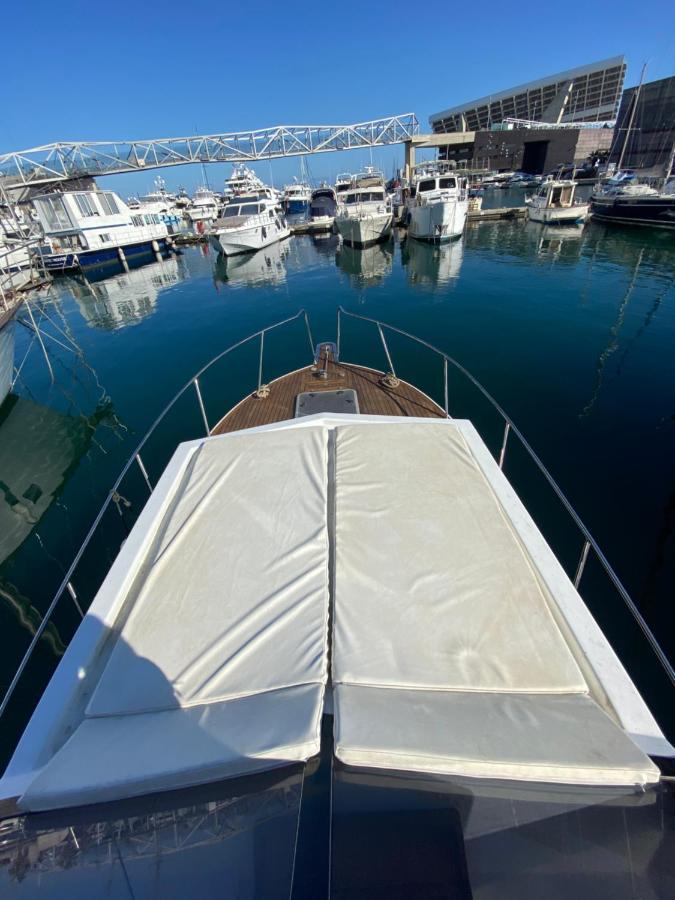Laura Boat *
