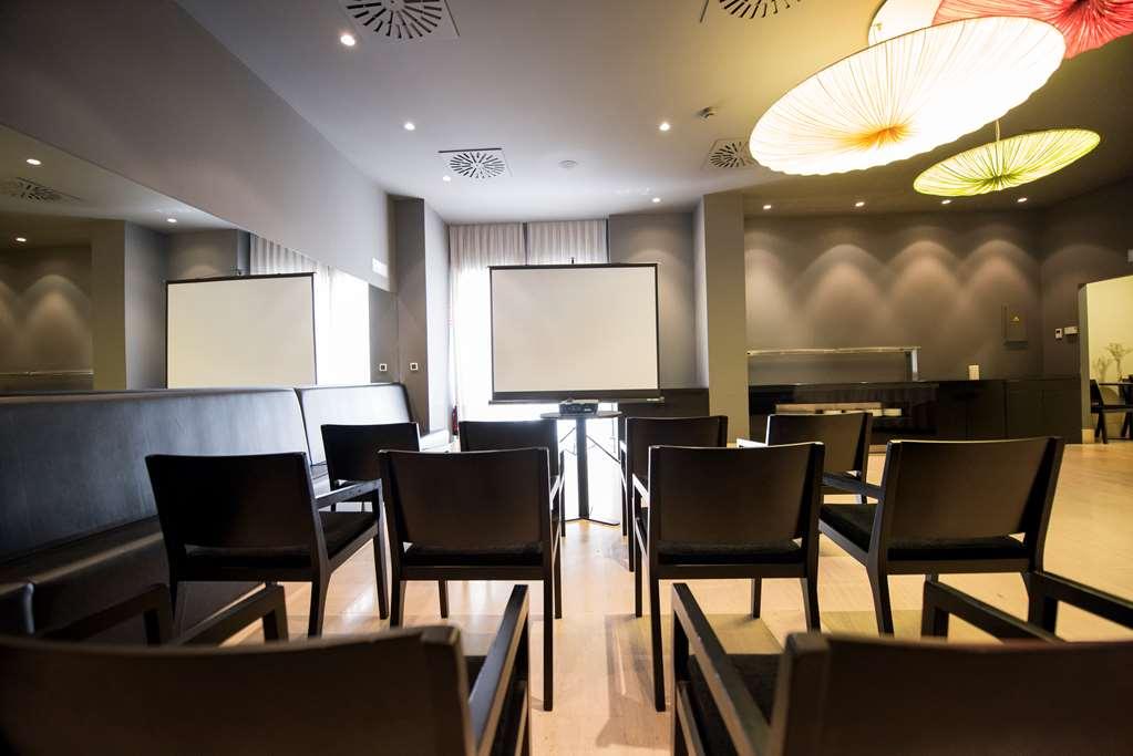 Carris Cardenal Quevedo Hotel 4*