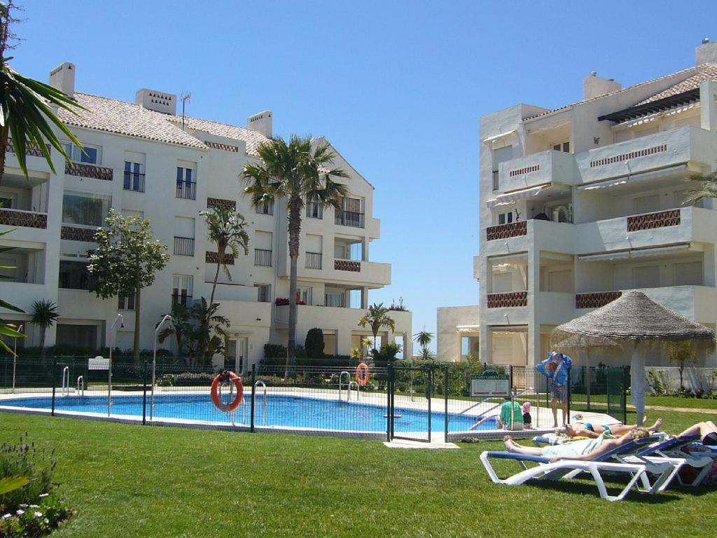 Apartment 2 Bed Ground Floor In Prestige Golf Complex *