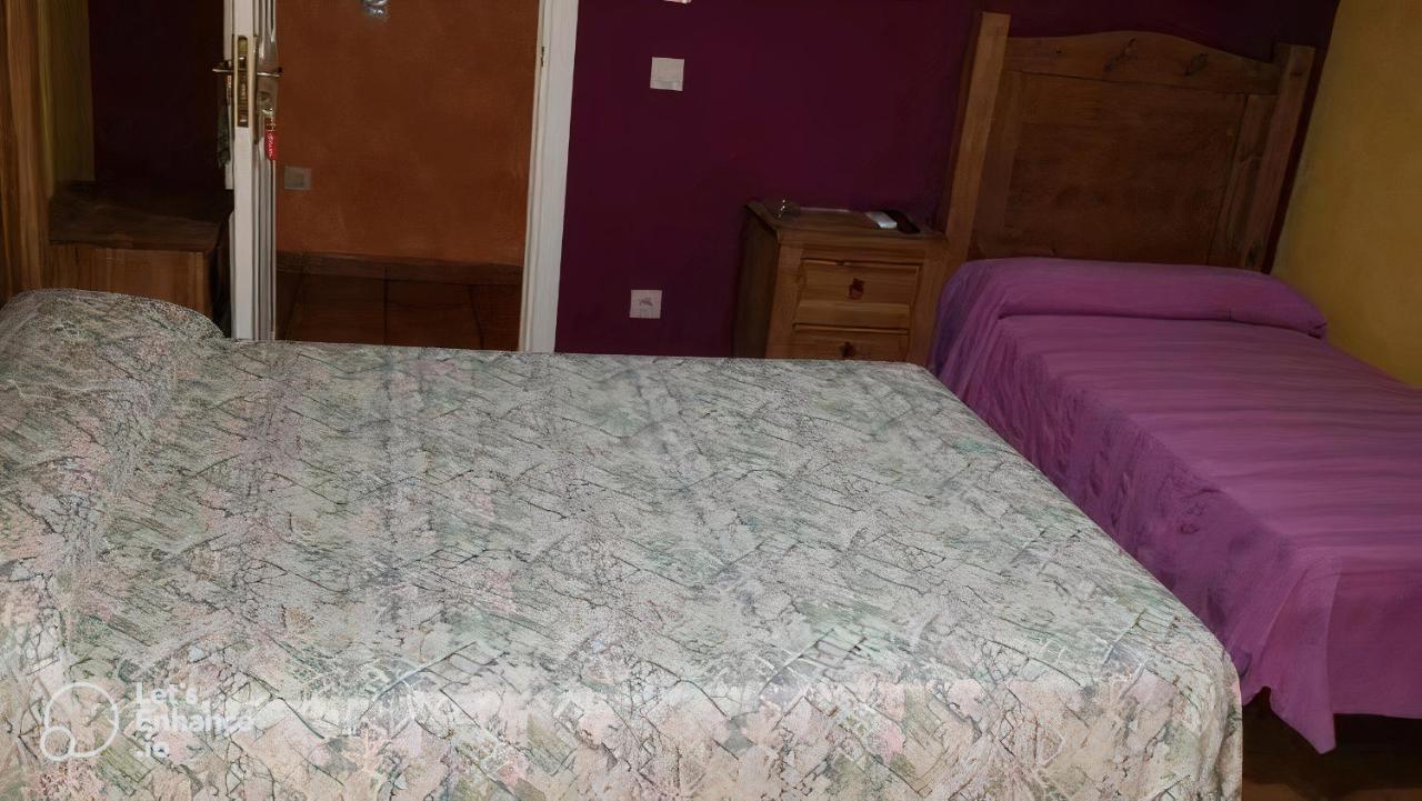 Velarde Pensión 3*
