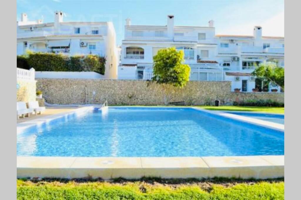 Palau Ii, Centrico, Comodo Y Con Piscina. * Altea