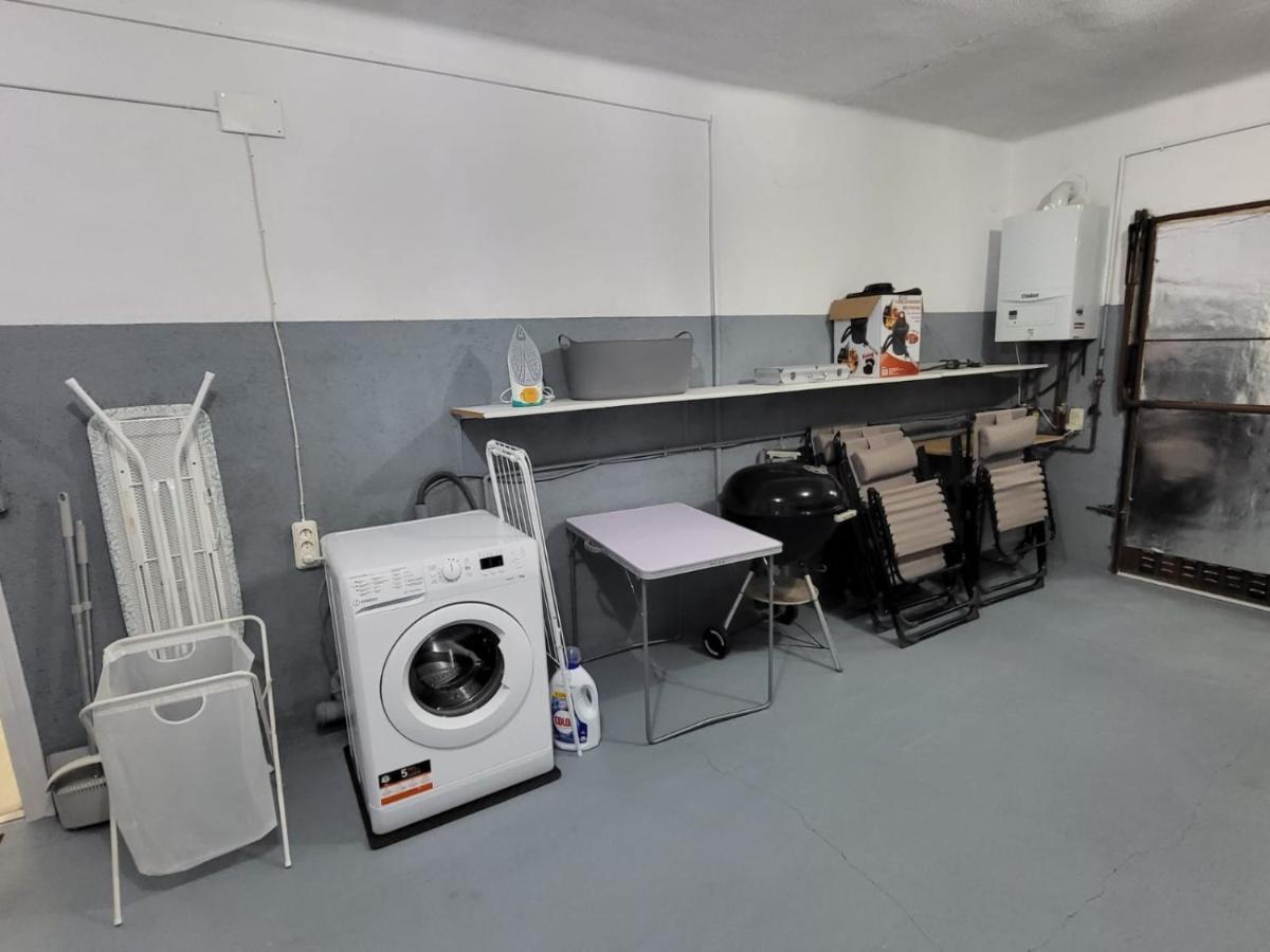 Cosy, Well Equipped House, 5 Min. From The