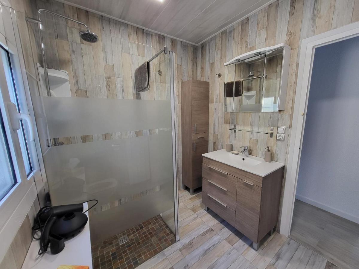 Cosy, Well Equipped House, 5 Min. From The