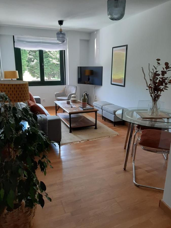 Apartamento El ñeru. En Zona Verde Y Junto Al Mar.