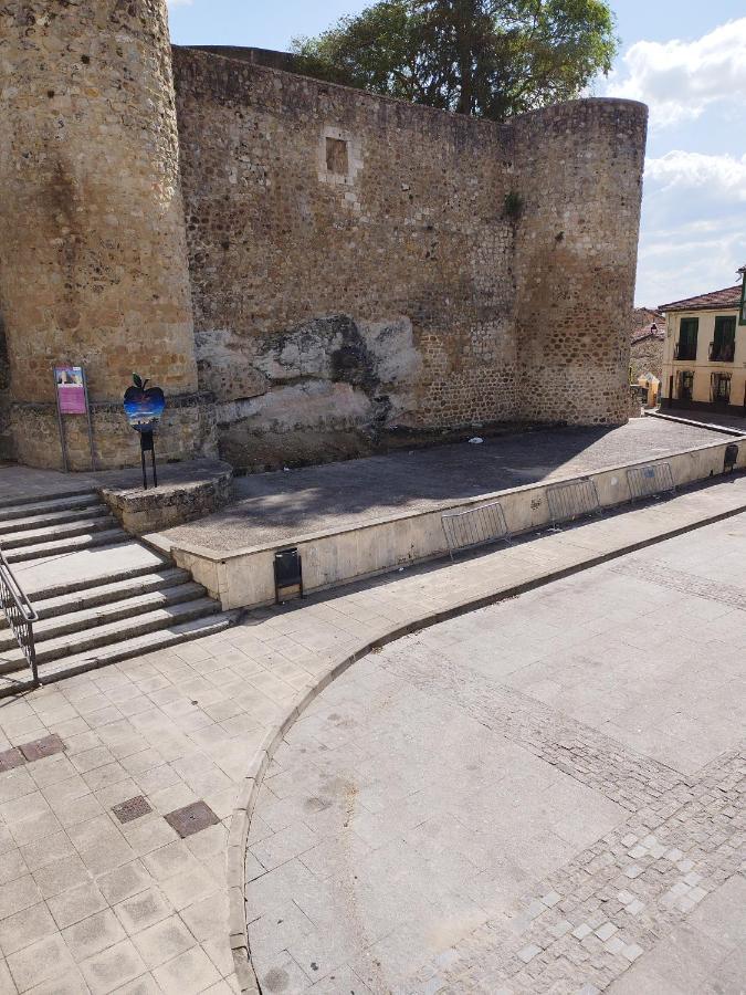 Berleo 1 Piso Completo En Pleno Casco Histórico. Apartamento Medina de Pomar