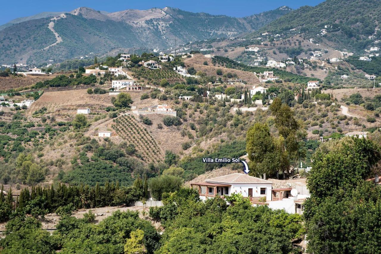 Villa Emilio Sol By *