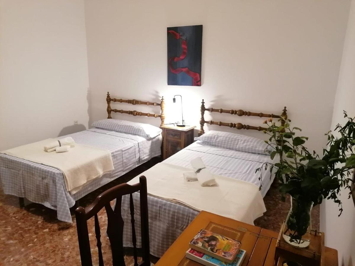 Сasa de vacaciones Charming House With Pool & Barbecue
