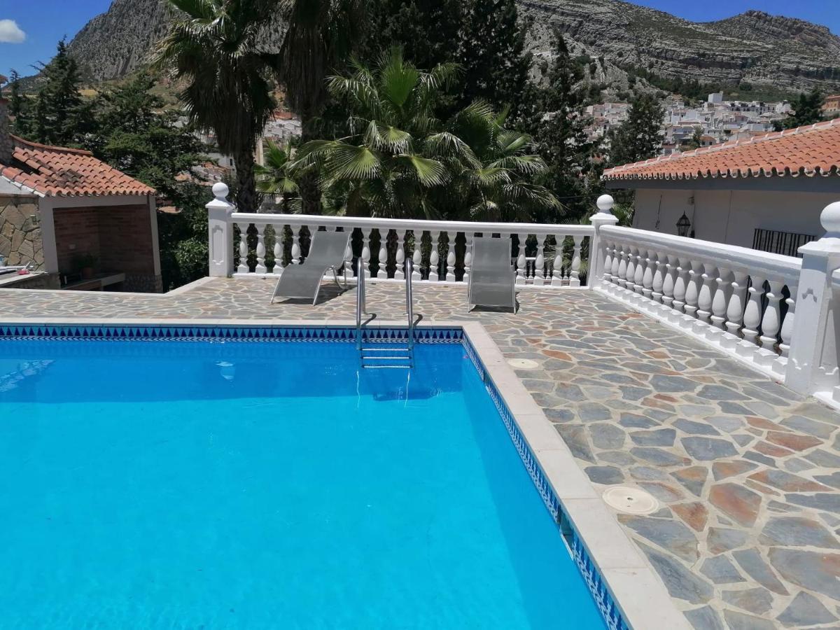 Charming House With Pool & Barbecue