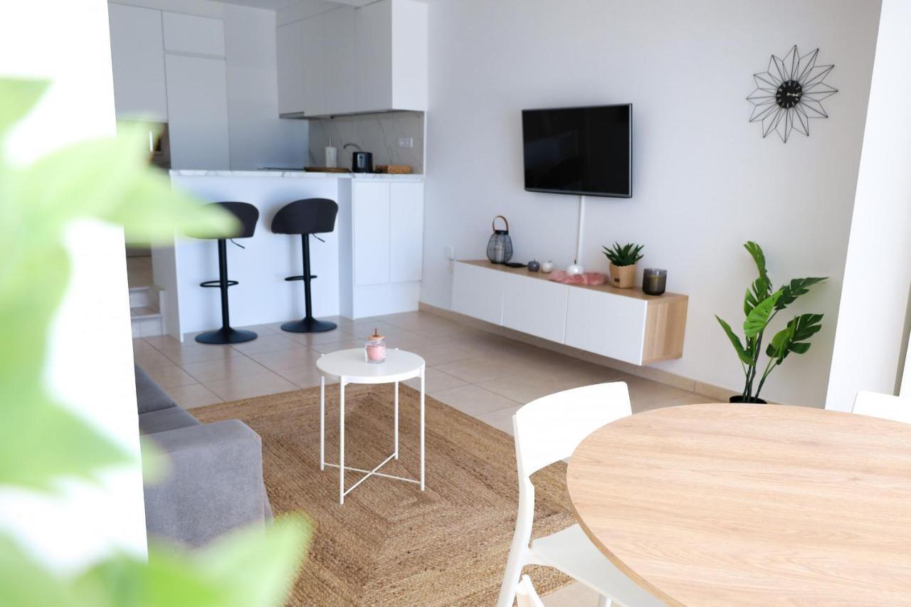 Elegant Sea View Apartment