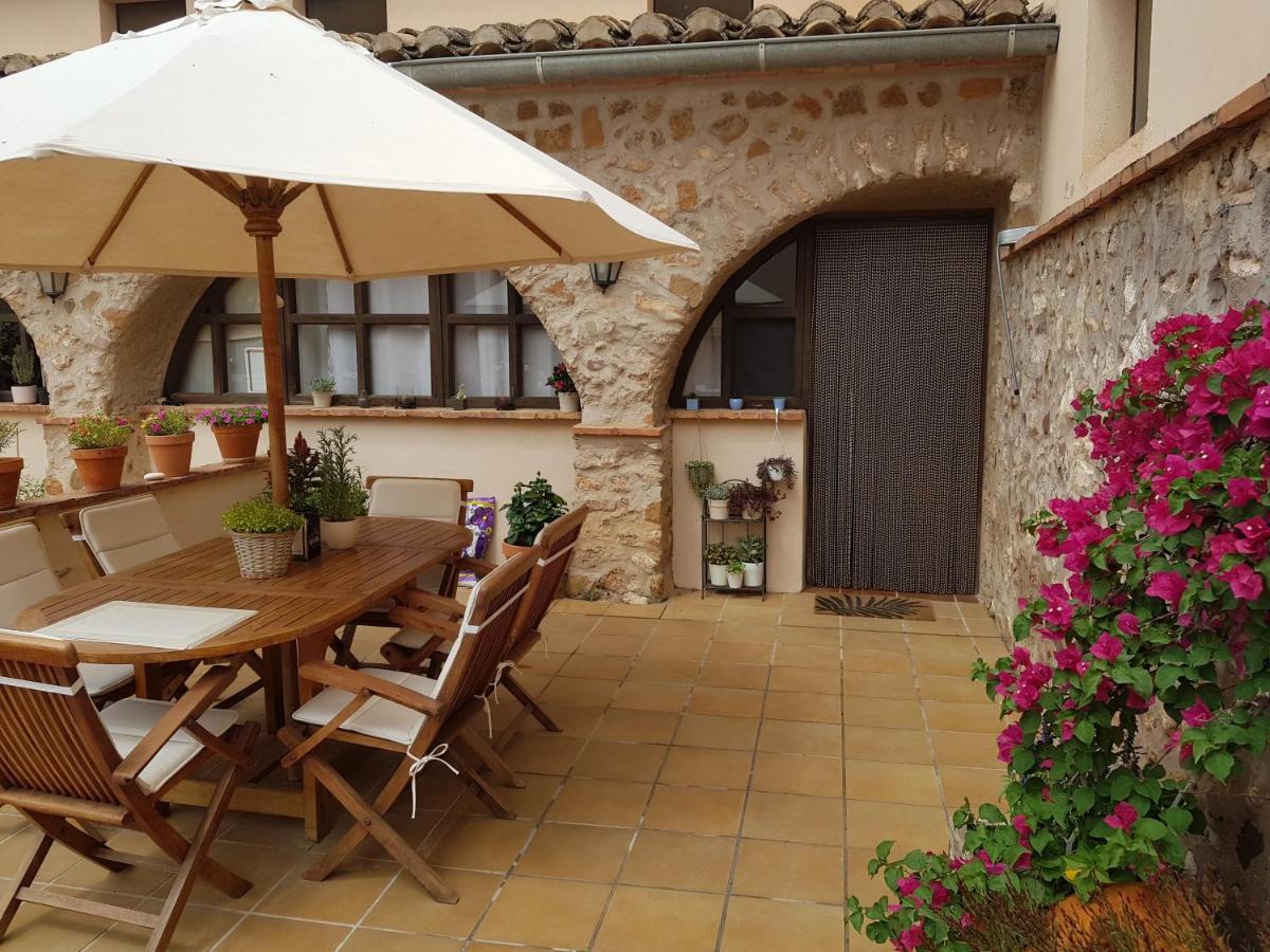 Casa rural Masía De San Juan, Renovada Y Con Terraza Privada En Castillo Con Piscina *