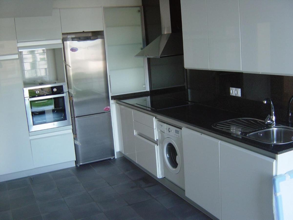Сasa de vacaciones Modern 4 Double Bedroom With Pool / Garden Valdoviño