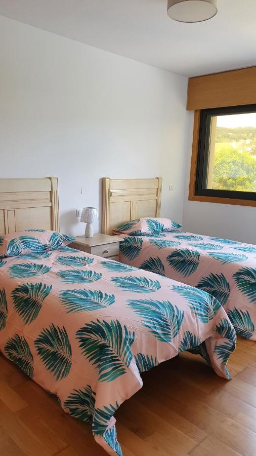 Modern 4 Double Bedroom With Pool / Garden