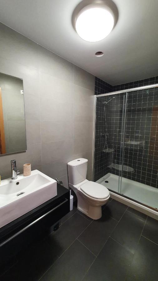 Modern 4 Double Bedroom With Pool / Garden Сasa de vacaciones *