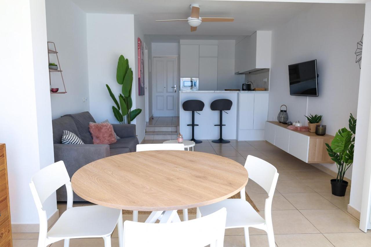 Apartment Elegant Sea View