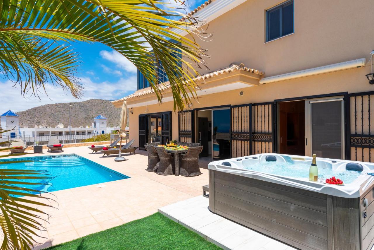Villa Torviscas Sunset 4 & Private Jacuzzi *