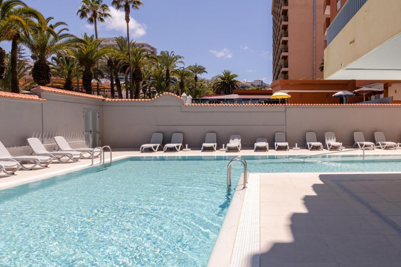 Apartamento Palmeras Playa Studio: Pools, Beach, Sun & Shore