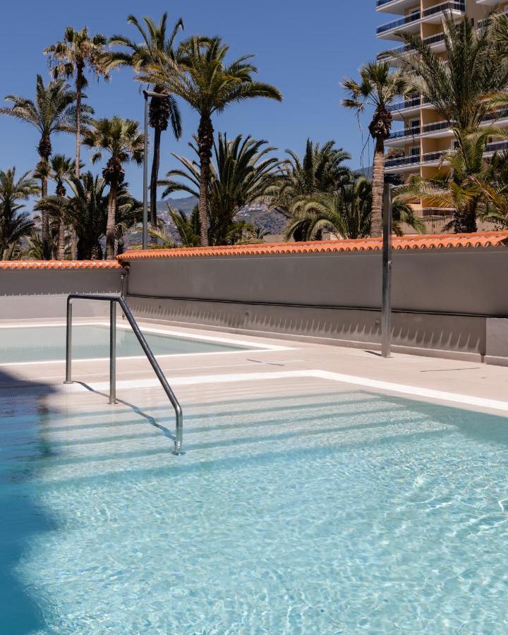 Palmeras Playa Studio: Pools, Beach, Sun & Shore Apartamento