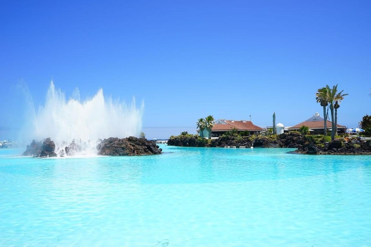 Palmeras Playa Studio: Pools, Beach, Sun & Shore Apartamento