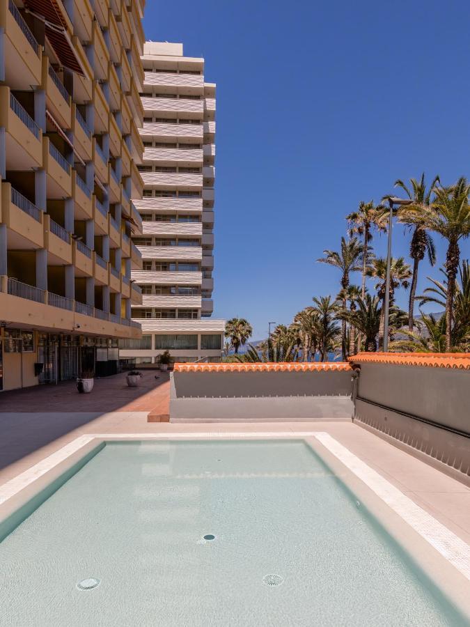 Palmeras Playa Studio: Pools, Beach, Sun & Shore Apartamento