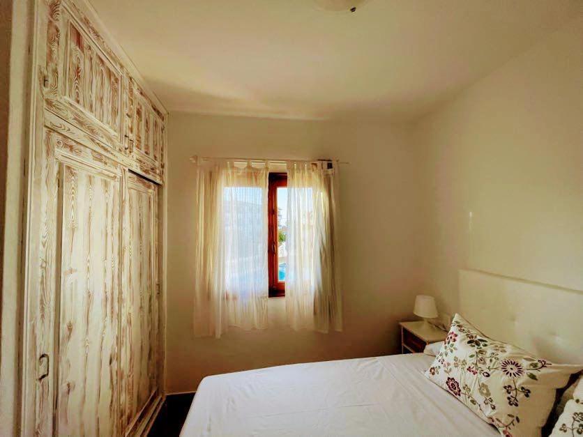 Precioso Residencial Con Piscina *