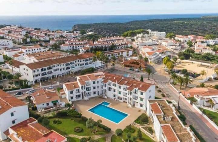Precioso Residencial Con Piscina *