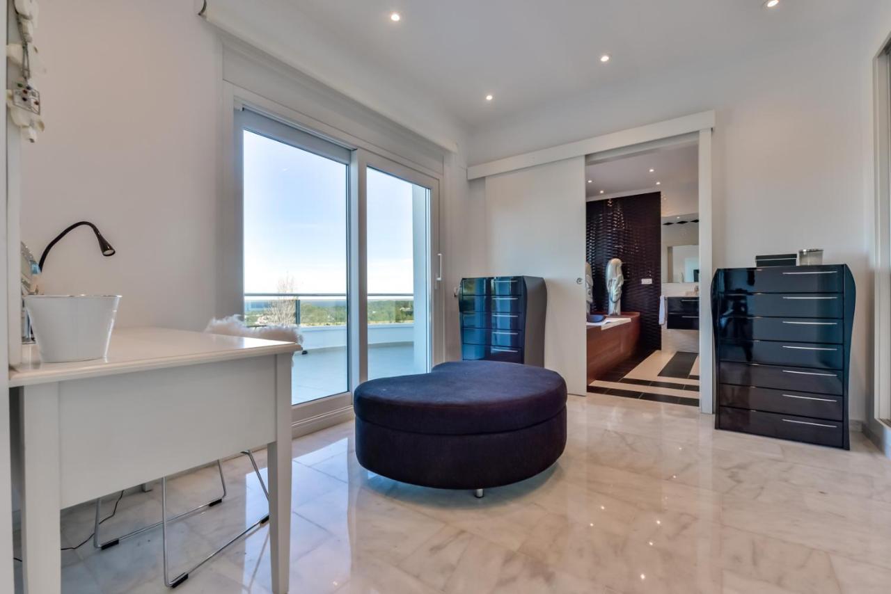 Coral- Managed By Almarina Villa *
