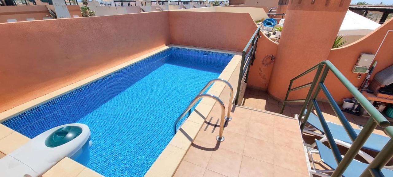 Apartment Paraiso: Beachfront Penthouse With Private Rooftop Pool *