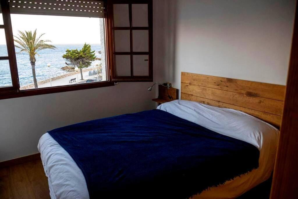 Holiday home Jo - Stunning Front Line Beach House.