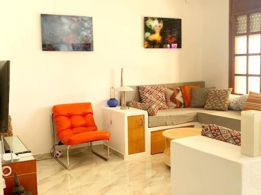 Jo - Stunning Front Line Beach House. Holiday home L'Ametlla de Mar