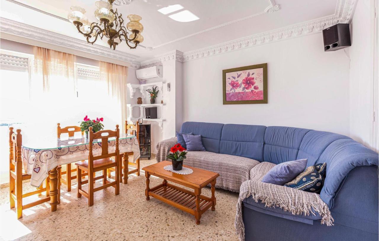 Apartamento 2 Bedroom Cozy In *