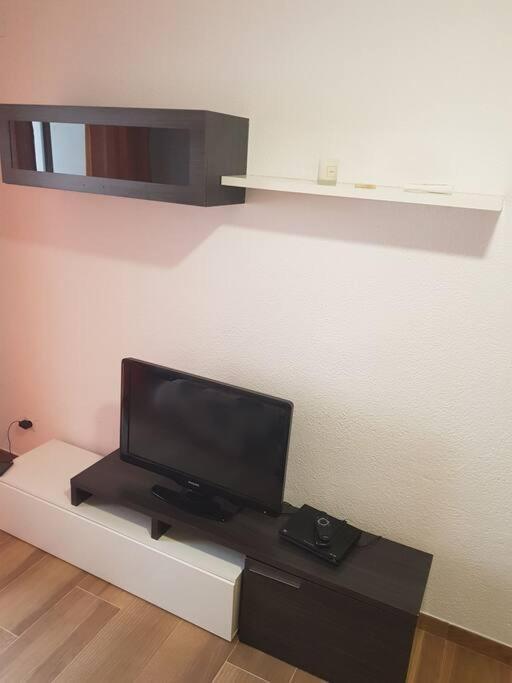 Queen Apartment. Cozy & Close To The Beach Apartment. Pool/parking. Apartment *