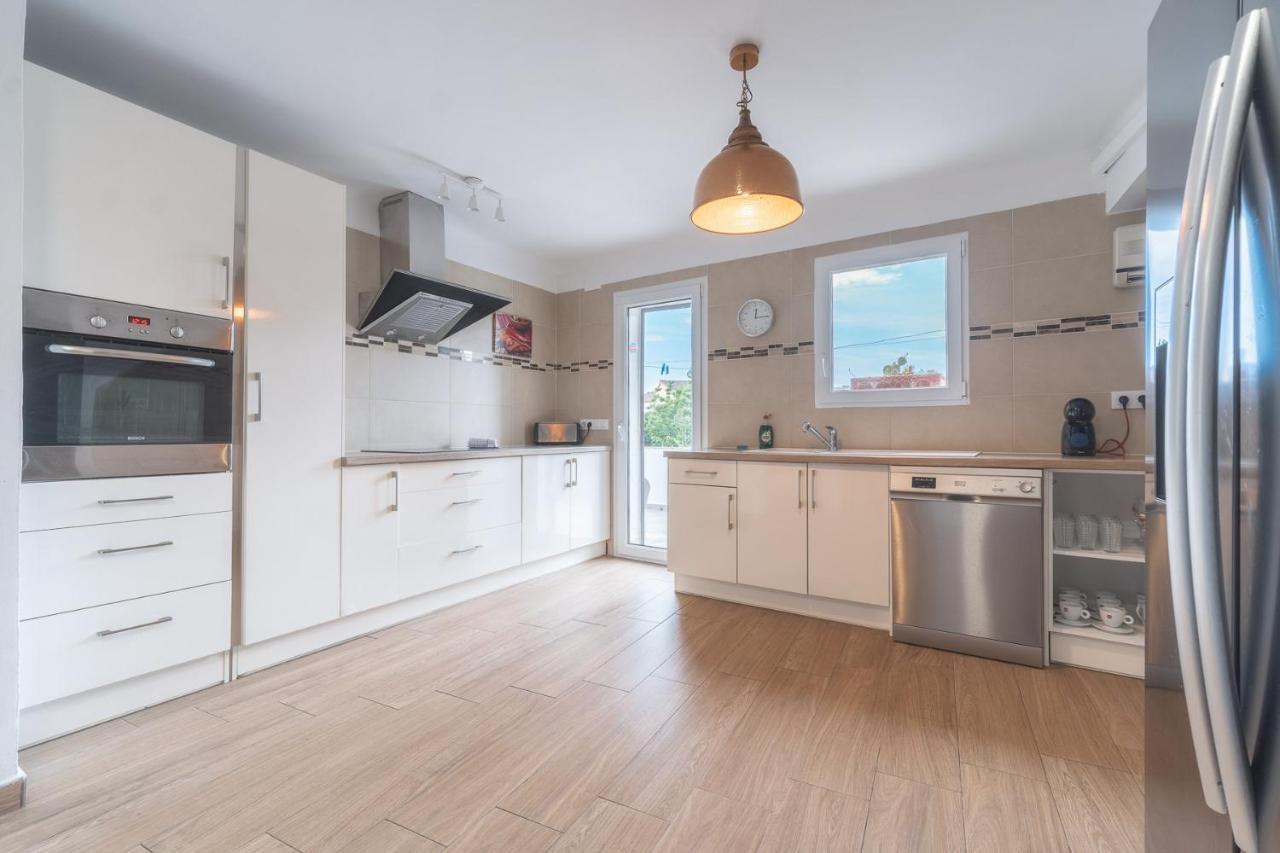 Сasa de vacaciones Newly Renovated Large With Garden