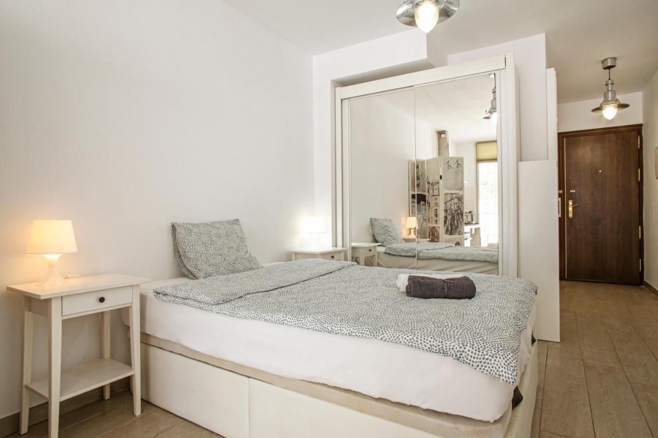 Apartment Cozy With Queen-size Bed And Pools, Chaparral 163
