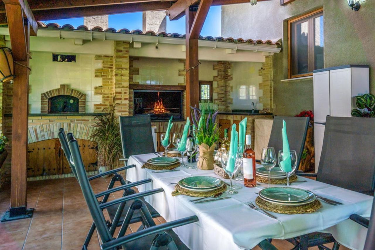 Chalet Lujosa Con Barbacoa, Chimenea Y Zona De Juegos Infantil Cehegín