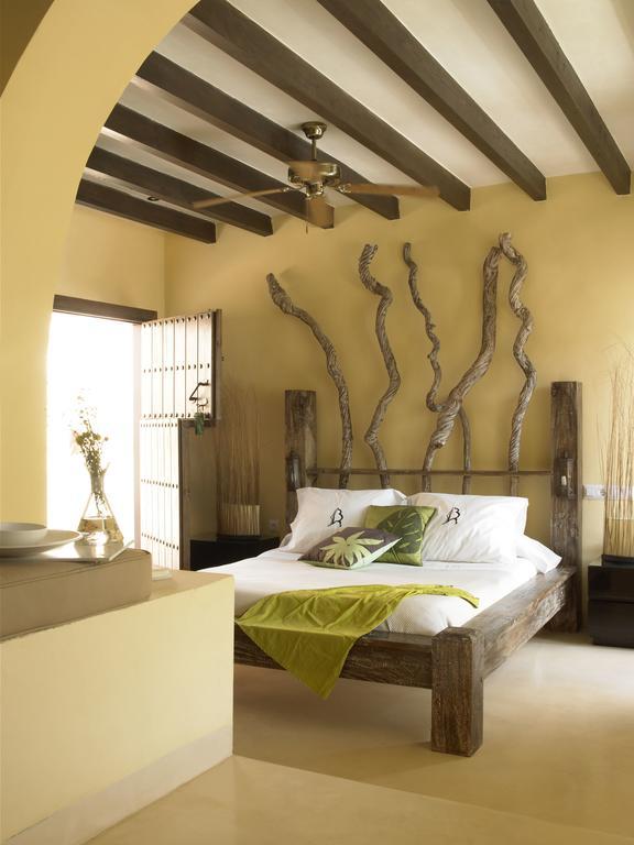 La Almendra Y El Gitano Hotel